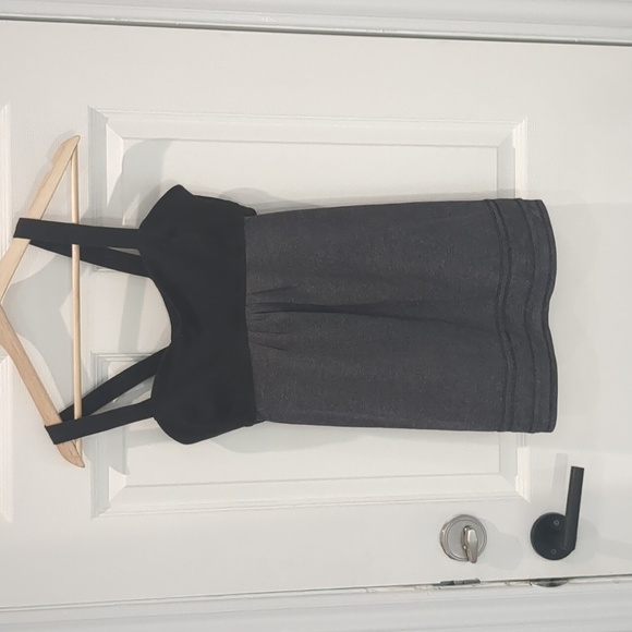 Lululemon tank with bra - Picture 1 of 4